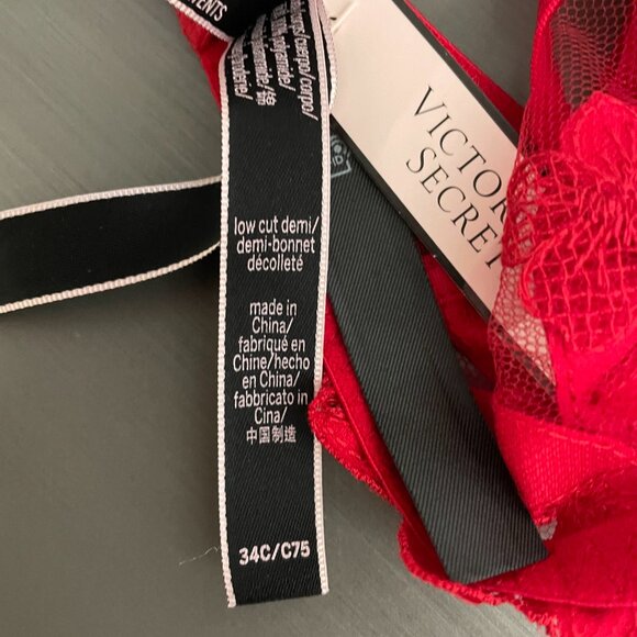 Victoria's Secret Very Sexy Shine Strappy Bra - Picture 9 of 11